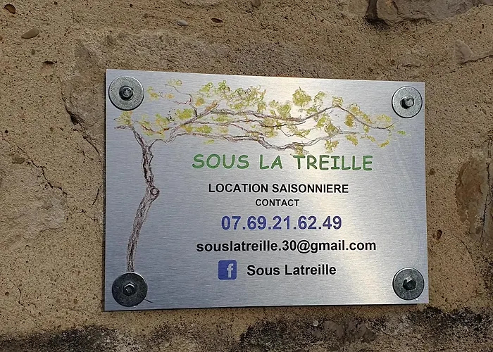 Sous La Treille Saze